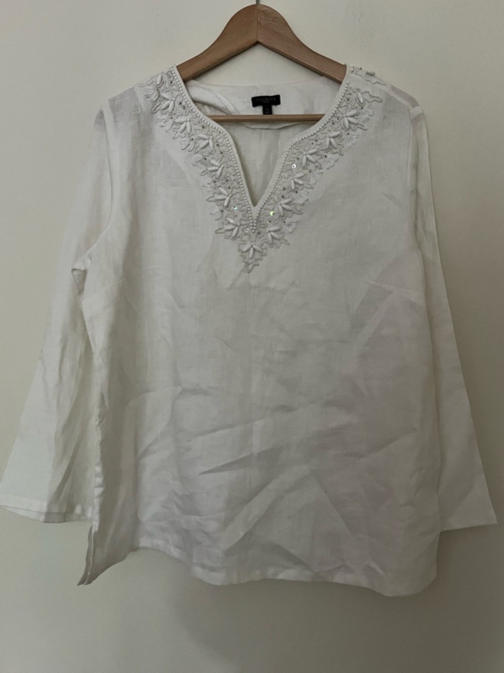 NWOT 100% Linen White Beaded Neckline Top Tunic L/LP